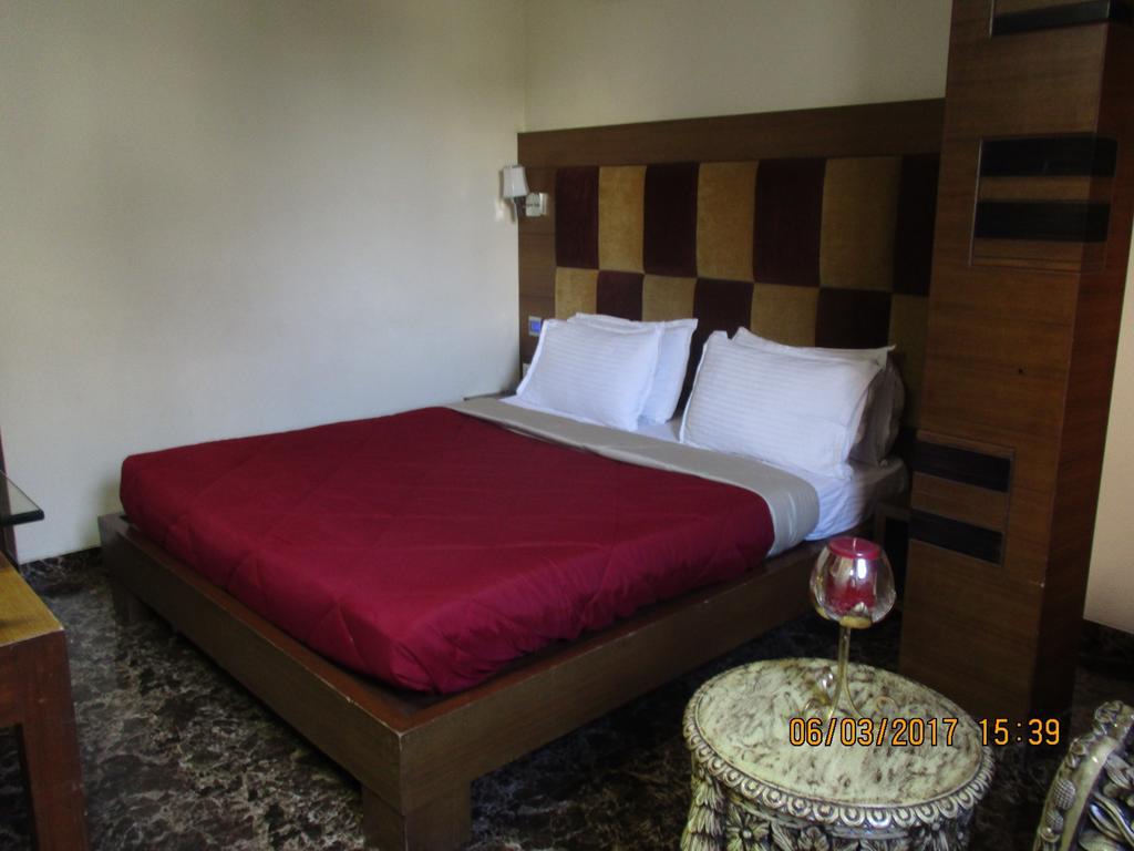 Hotel Sapna Bombay