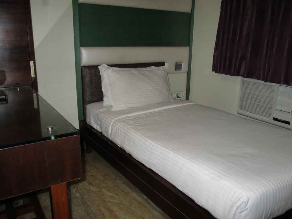 Hotel Sapna Bombay