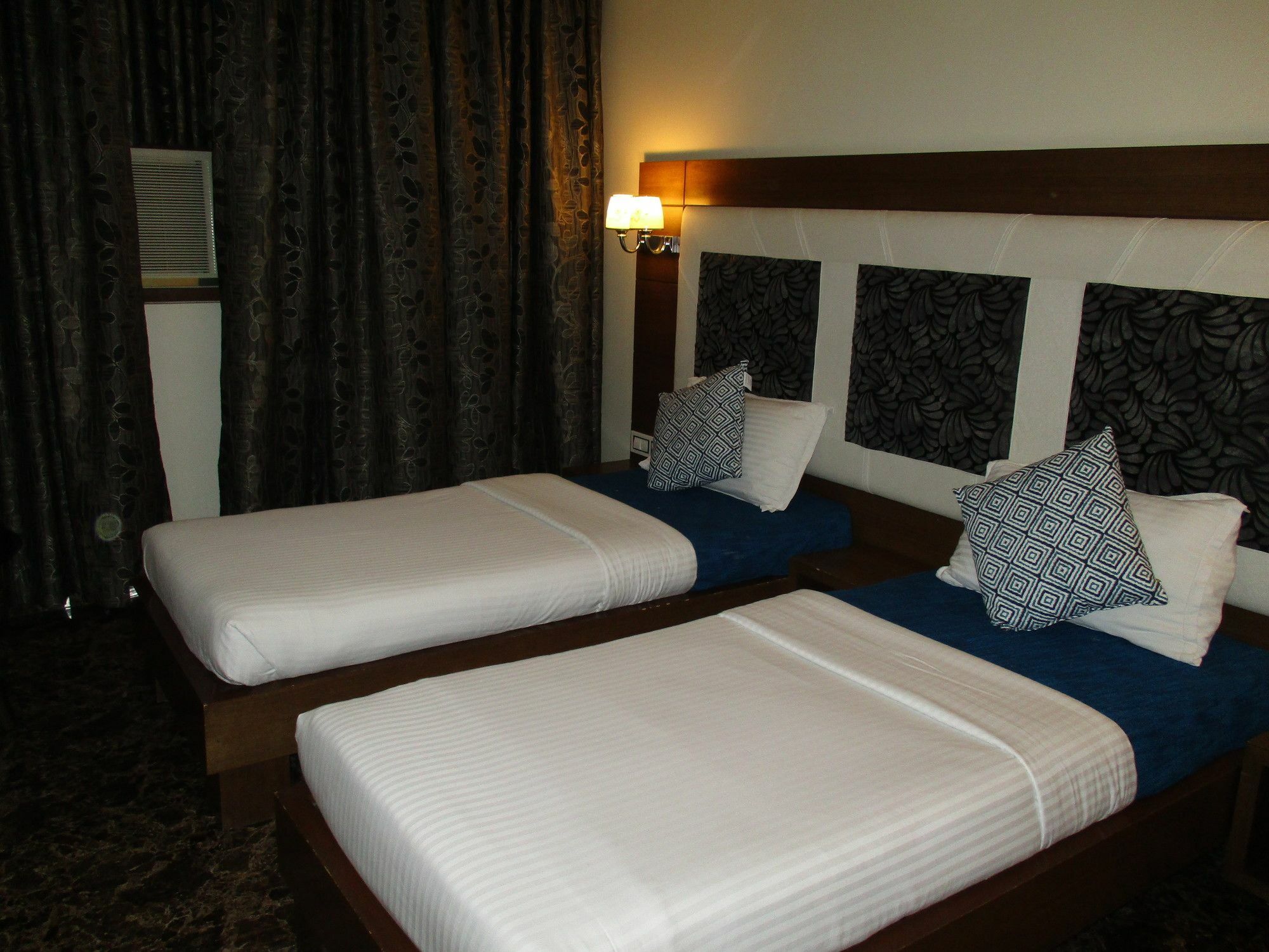 Sapna Hotel Bombay